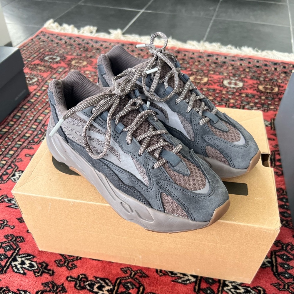 Yeezy Boost 700 Muave